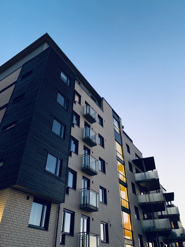 PropTech ve IoT Destekli Akıllı Rezidans Yönetim Sistemi